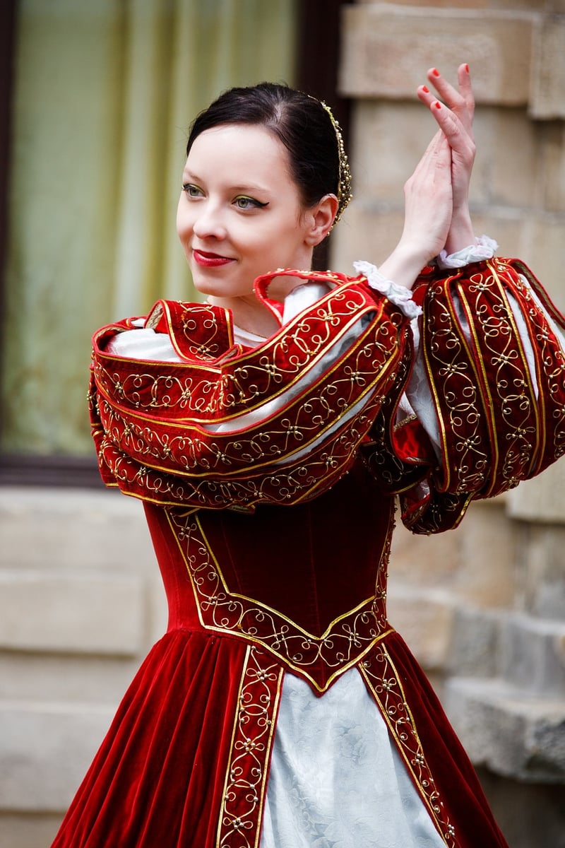 Themed Dancer